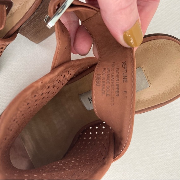 Steve Madden | Neptune Heel in Camel Nubuck Size 6.5 - Picture 4 of 7